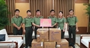 Bộ Công an trao trang thiết bị phòng chống dịch COVID-19 cho Công an TP Đà Nẵng