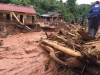 Lực lượng Công an giúp dân khắc phục hậu quả lũ lụt tại huyện Nậm Pồ