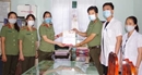 Trao tặng gần 1.000 “tai giả” tới các y, bác sỹ phòng, chống COVID-19