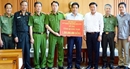 Thứ trưởng Lê Quốc Hùng trao tặng kinh phí hỗ trợ khắc phục hậu quả thiên tai tại Quảng Nam