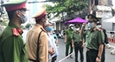 Đội nắng đảm bảo ANTT tại các chốt phong tỏa ở Đà Nẵng