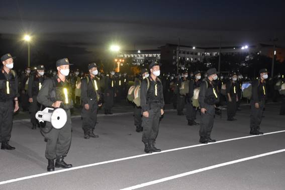 Description: Trung đoàn Cảnh sát cơ động Trung Bộ xuất quân chi viện Bình Dương ngay trong đêm -0